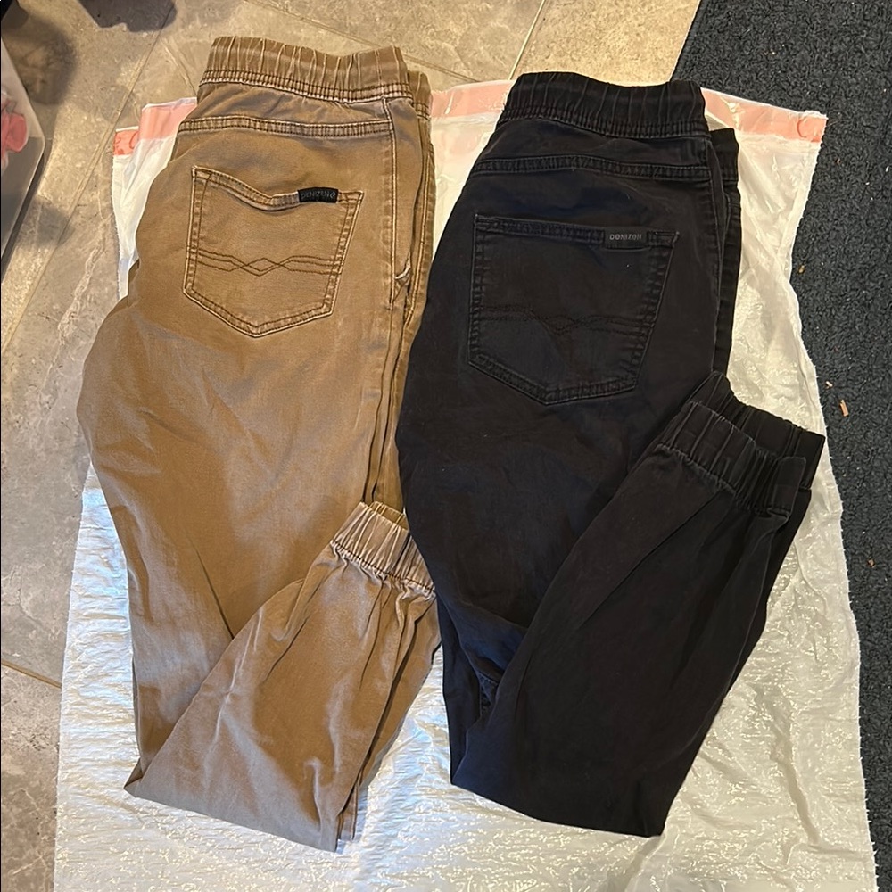 Men's Tan Xs and Black Jogger Pants S